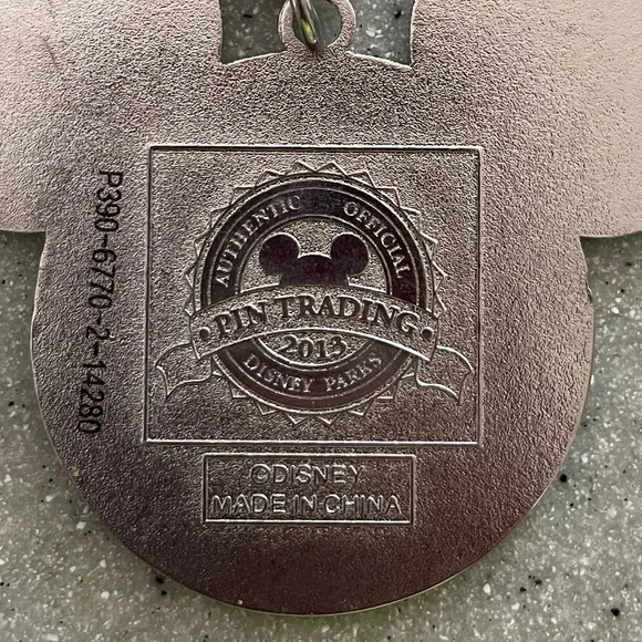 Disney Pride Mickey Mouse Lanyard Medal - Picture 3 of 3